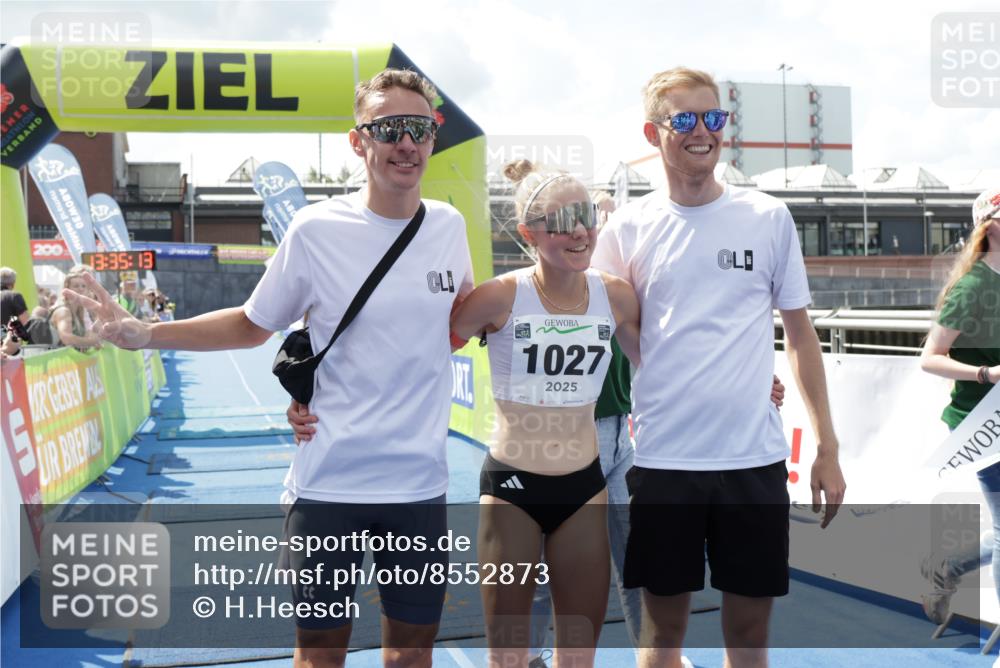 10.08.2025 - GEWOBA Citytriathlon Bremen H.Heesch http://msf.ph/oto/8552873 10.08.2025 13:35:16 Ziel  meine-sportfotos.de