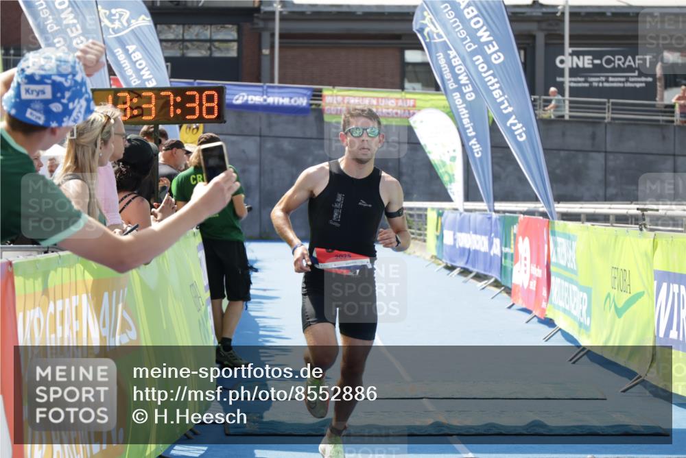 10.08.2025 - GEWOBA Citytriathlon Bremen H.Heesch http://msf.ph/oto/8552886 10.08.2025 13:37:41 Ziel 553 meine-sportfotos.de