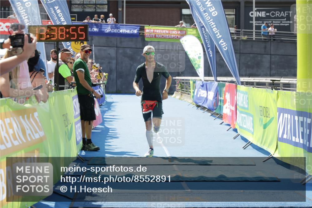 10.08.2025 - GEWOBA Citytriathlon Bremen H.Heesch http://msf.ph/oto/8552891 10.08.2025 13:38:59 Ziel 585 meine-sportfotos.de
