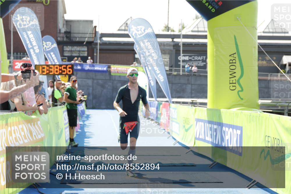10.08.2025 - GEWOBA Citytriathlon Bremen H.Heesch http://msf.ph/oto/8552894 10.08.2025 13:39:00 Ziel 585 meine-sportfotos.de