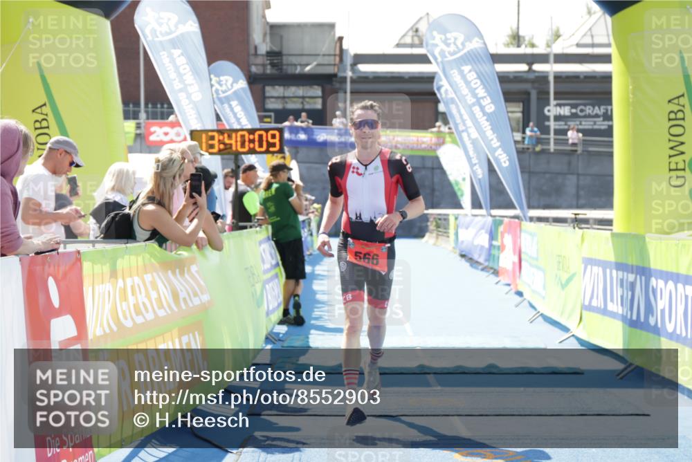 10.08.2025 - GEWOBA Citytriathlon Bremen H.Heesch http://msf.ph/oto/8552903 10.08.2025 13:40:13 Ziel 566 meine-sportfotos.de