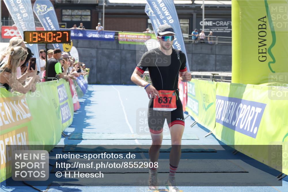 10.08.2025 - GEWOBA Citytriathlon Bremen H.Heesch http://msf.ph/oto/8552908 10.08.2025 13:40:30 Ziel 637 meine-sportfotos.de