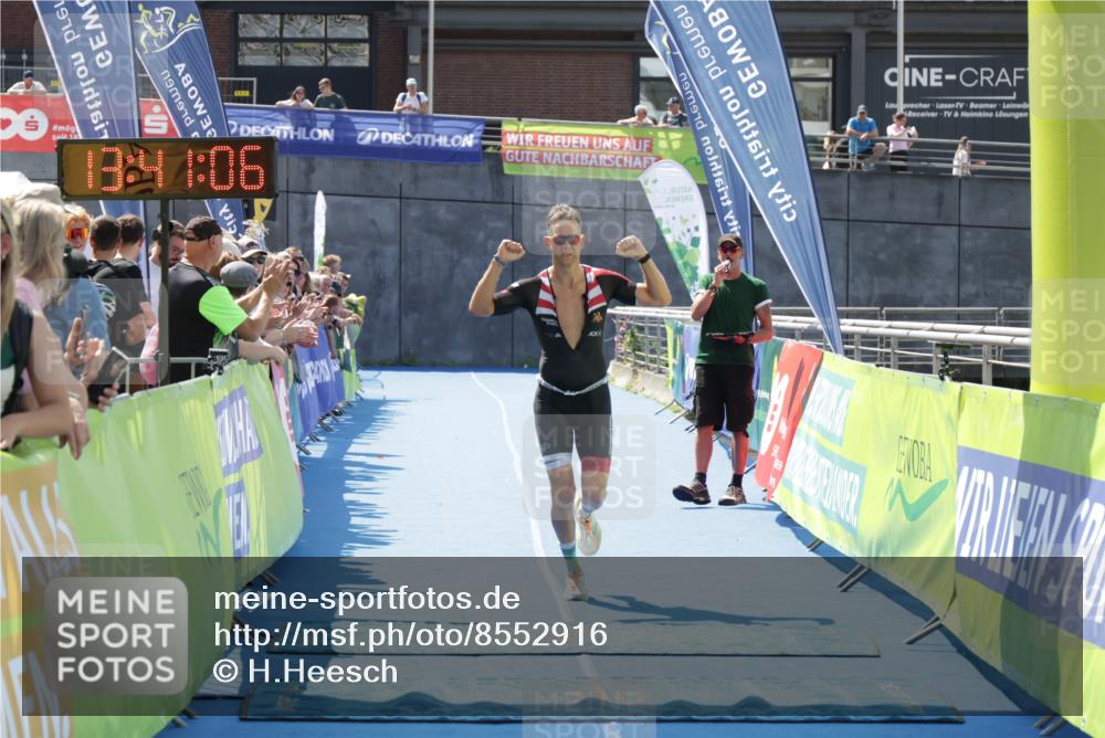 10.08.2025 - GEWOBA Citytriathlon Bremen H.Heesch http://msf.ph/oto/8552916 10.08.2025 13:41:09 Ziel 841 meine-sportfotos.de
