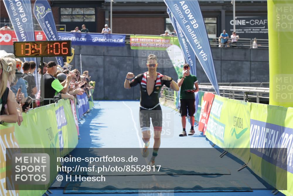 10.08.2025 - GEWOBA Citytriathlon Bremen H.Heesch http://msf.ph/oto/8552917 10.08.2025 13:41:10 Ziel 841 meine-sportfotos.de