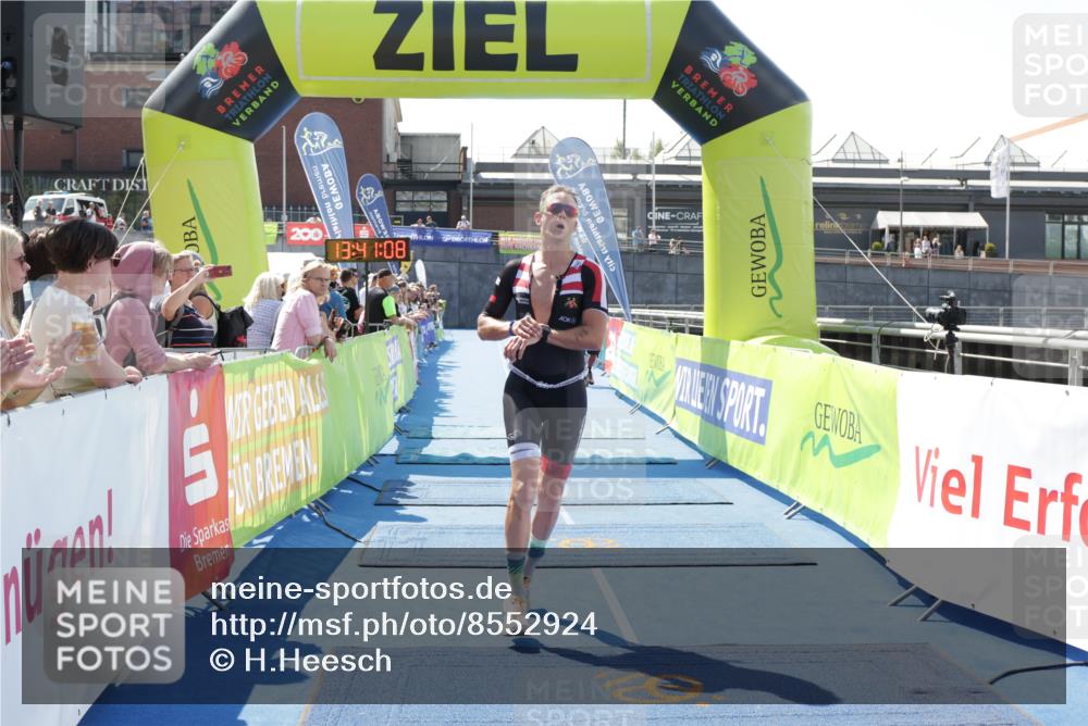 10.08.2025 - GEWOBA Citytriathlon Bremen H.Heesch http://msf.ph/oto/8552924 10.08.2025 13:41:12 Ziel 841 meine-sportfotos.de