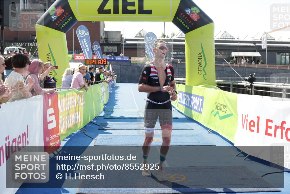 10.08.2025 - GEWOBA Citytriathlon Bremen H.Heesch http://msf.ph/oto/8552925 10.08.2025 13:41:12 Ziel 841 meine-sportfotos.de