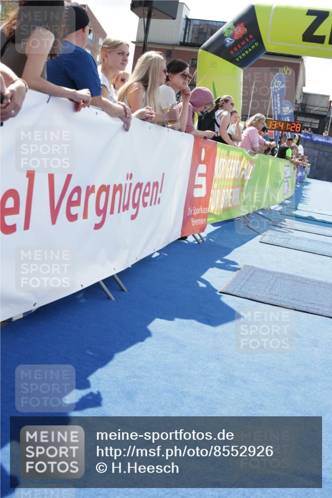 10.08.2025 - GEWOBA Citytriathlon Bremen H.Heesch http://msf.ph/oto/8552926 10.08.2025 13:41:32 Ziel  meine-sportfotos.de