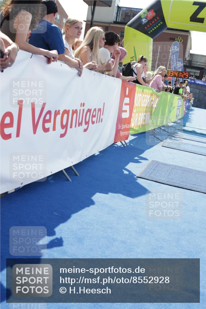 10.08.2025 - GEWOBA Citytriathlon Bremen H.Heesch http://msf.ph/oto/8552928 10.08.2025 13:41:33 Ziel  meine-sportfotos.de