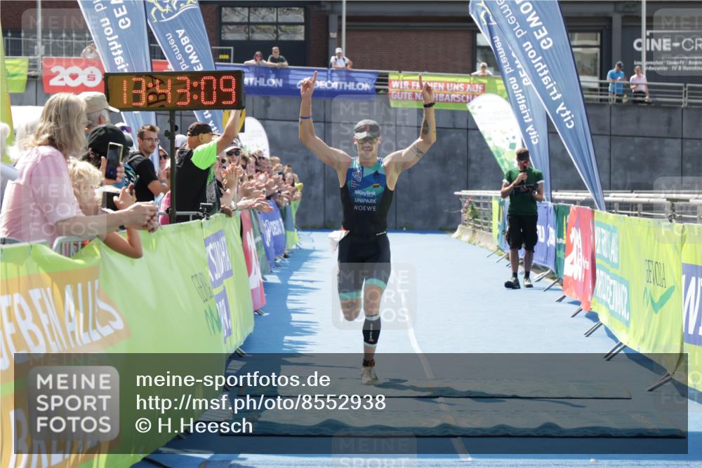 10.08.2025 - GEWOBA Citytriathlon Bremen H.Heesch http://msf.ph/oto/8552938 10.08.2025 13:43:13 Ziel 654 meine-sportfotos.de