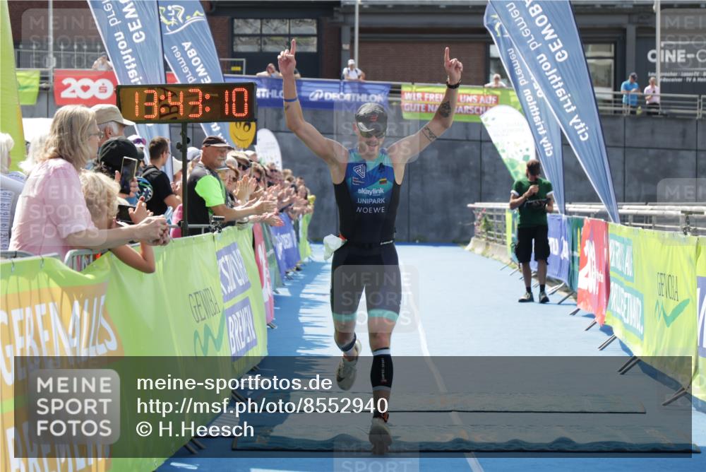 10.08.2025 - GEWOBA Citytriathlon Bremen H.Heesch http://msf.ph/oto/8552940 10.08.2025 13:43:13 Ziel 654 meine-sportfotos.de