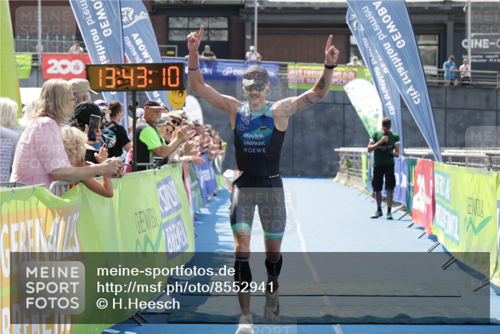 10.08.2025 - GEWOBA Citytriathlon Bremen H.Heesch http://msf.ph/oto/8552941 10.08.2025 13:43:14 Ziel 654 meine-sportfotos.de