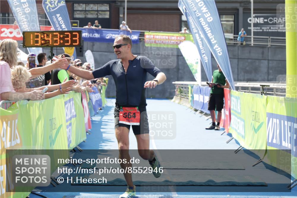 10.08.2025 - GEWOBA Citytriathlon Bremen H.Heesch http://msf.ph/oto/8552946 10.08.2025 13:43:36 Ziel 564 meine-sportfotos.de
