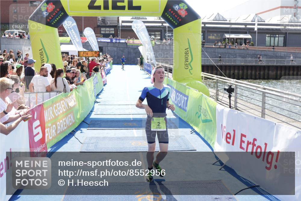10.08.2025 - GEWOBA Citytriathlon Bremen H.Heesch http://msf.ph/oto/8552956 10.08.2025 15:08:56 Ziel 2, 82 meine-sportfotos.de