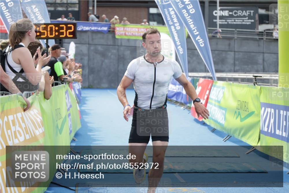 10.08.2025 - GEWOBA Citytriathlon Bremen H.Heesch http://msf.ph/oto/8552972 10.08.2025 13:50:35 Ziel 737 meine-sportfotos.de