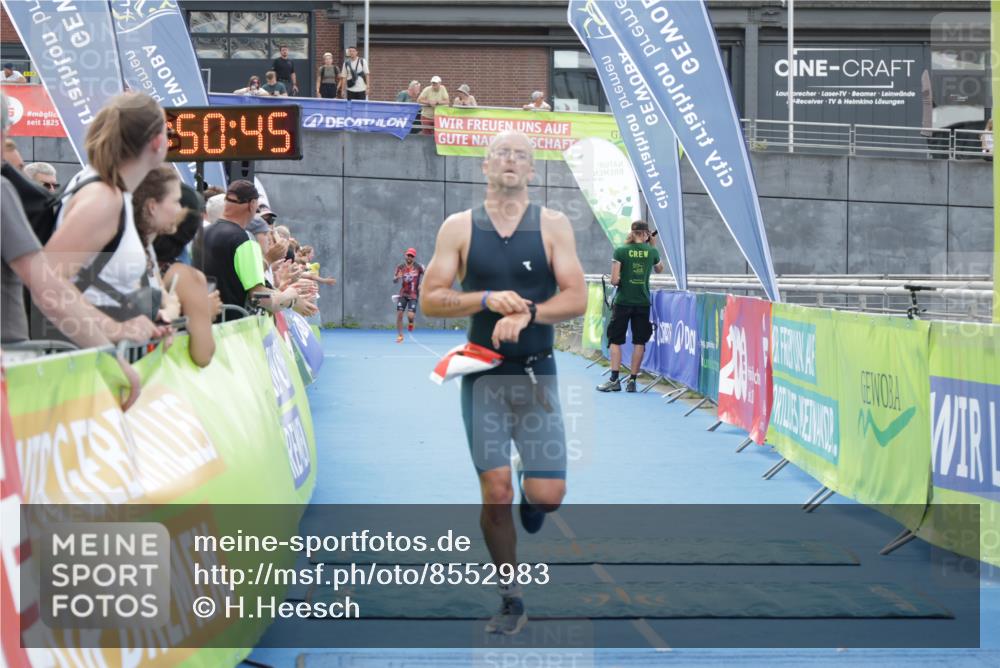 10.08.2025 - GEWOBA Citytriathlon Bremen H.Heesch http://msf.ph/oto/8552983 10.08.2025 13:50:48 Ziel 716 meine-sportfotos.de