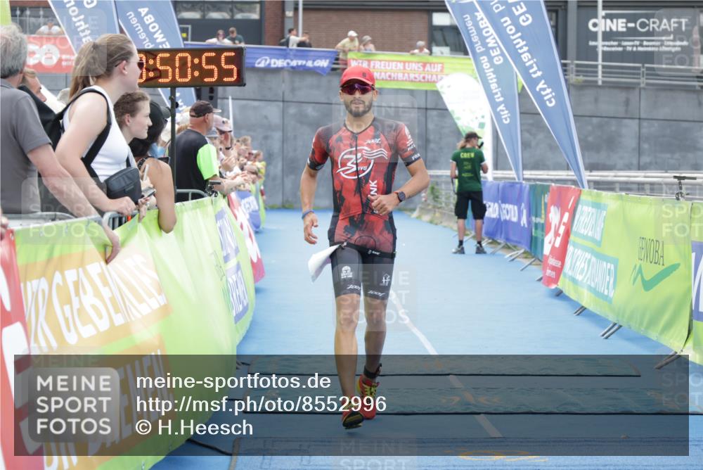 10.08.2025 - GEWOBA Citytriathlon Bremen H.Heesch http://msf.ph/oto/8552996 10.08.2025 13:50:58 Ziel 815 meine-sportfotos.de