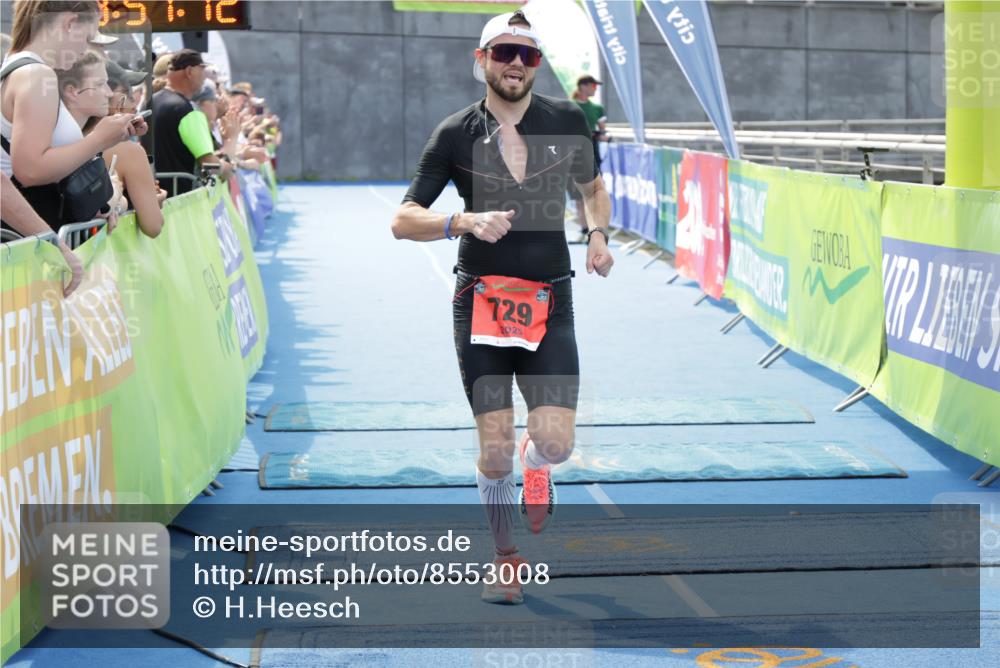 10.08.2025 - GEWOBA Citytriathlon Bremen H.Heesch http://msf.ph/oto/8553008 10.08.2025 13:51:15 Ziel 729 meine-sportfotos.de