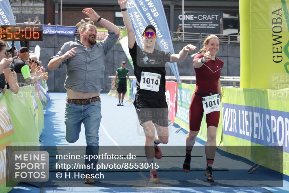 10.08.2025 - GEWOBA Citytriathlon Bremen H.Heesch http://msf.ph/oto/8553045 10.08.2025 13:52:09 Ziel 1014 meine-sportfotos.de