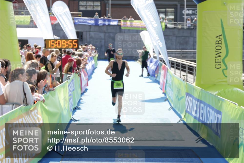 10.08.2025 - GEWOBA Citytriathlon Bremen H.Heesch http://msf.ph/oto/8553062 10.08.2025 15:09:59 Ziel 118, 155 meine-sportfotos.de