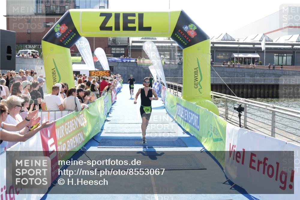 10.08.2025 - GEWOBA Citytriathlon Bremen H.Heesch http://msf.ph/oto/8553067 10.08.2025 15:10:00 Ziel 118, 155 meine-sportfotos.de