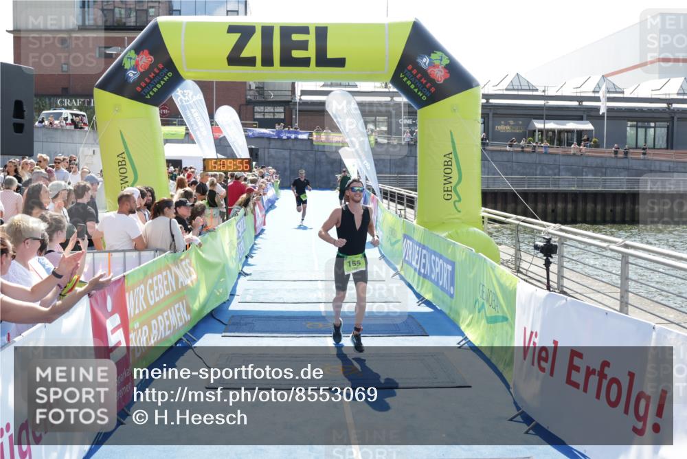 10.08.2025 - GEWOBA Citytriathlon Bremen H.Heesch http://msf.ph/oto/8553069 10.08.2025 15:10:00 Ziel 118, 155 meine-sportfotos.de