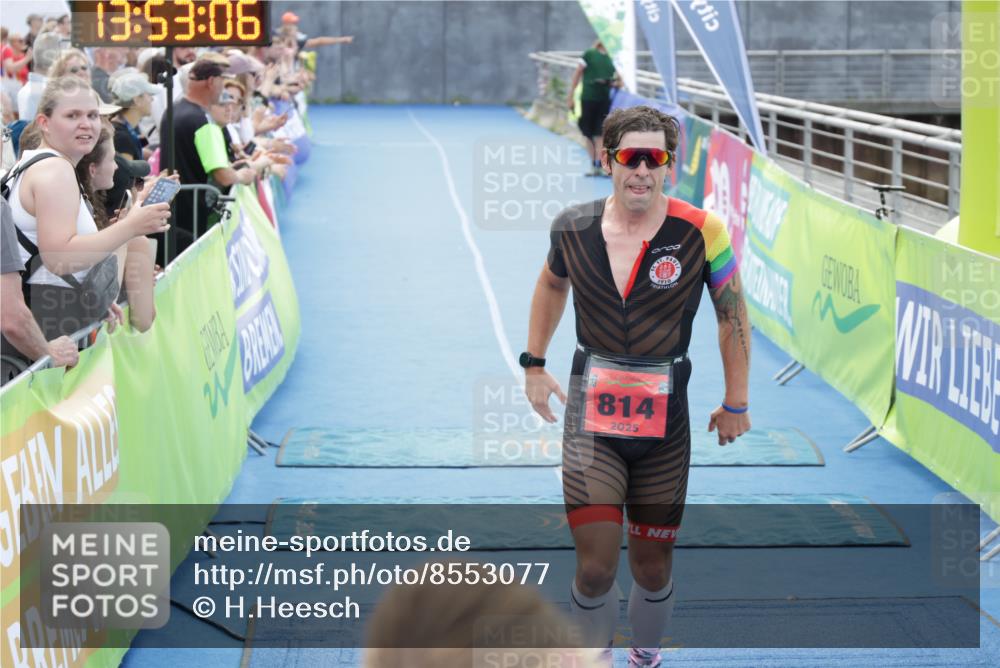10.08.2025 - GEWOBA Citytriathlon Bremen H.Heesch http://msf.ph/oto/8553077 10.08.2025 13:53:10 Ziel 814 meine-sportfotos.de