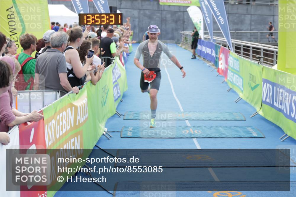 10.08.2025 - GEWOBA Citytriathlon Bremen H.Heesch http://msf.ph/oto/8553085 10.08.2025 13:53:35 Ziel 658, 690 meine-sportfotos.de