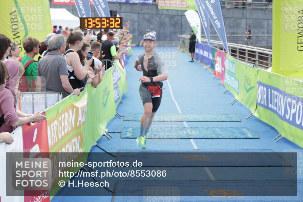 10.08.2025 - GEWOBA Citytriathlon Bremen H.Heesch http://msf.ph/oto/8553086 10.08.2025 13:53:35 Ziel 658, 690 meine-sportfotos.de