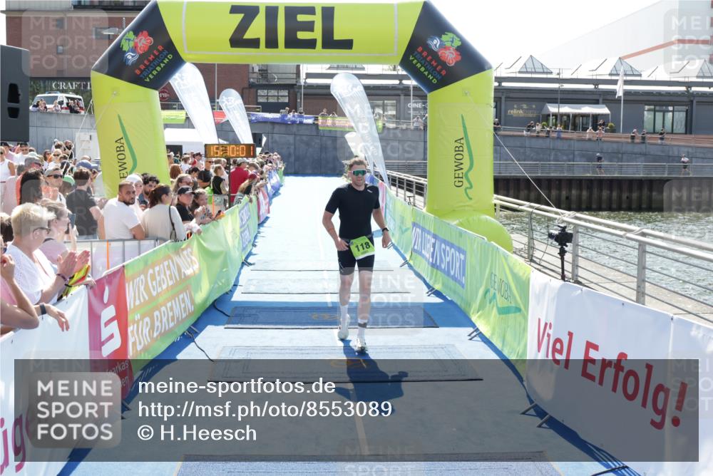 10.08.2025 - GEWOBA Citytriathlon Bremen H.Heesch http://msf.ph/oto/8553089 10.08.2025 15:10:05 Ziel 118, 155 meine-sportfotos.de