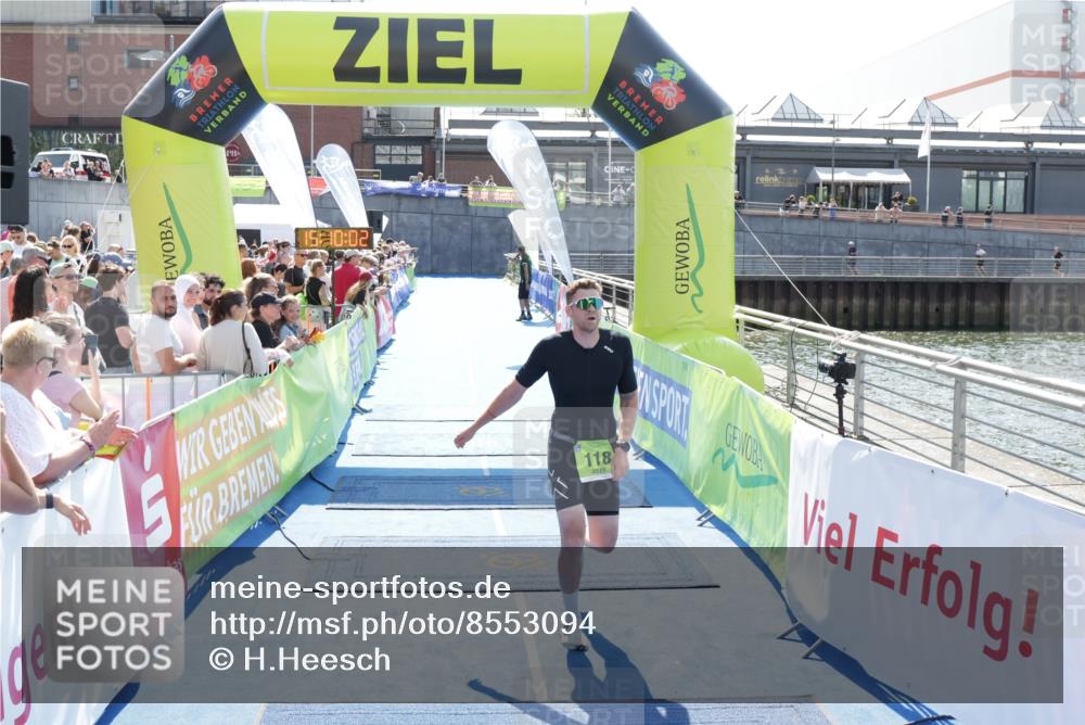 10.08.2025 - GEWOBA Citytriathlon Bremen H.Heesch http://msf.ph/oto/8553094 10.08.2025 15:10:05 Ziel 118, 155 meine-sportfotos.de