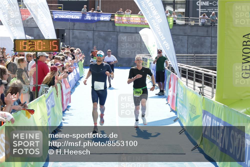 10.08.2025 - GEWOBA Citytriathlon Bremen H.Heesch http://msf.ph/oto/8553100 10.08.2025 15:10:19 Ziel 148, 264 meine-sportfotos.de