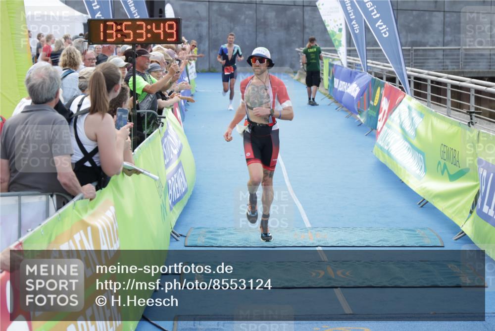 10.08.2025 - GEWOBA Citytriathlon Bremen H.Heesch http://msf.ph/oto/8553124 10.08.2025 13:53:52 Ziel 672, 705, 723, 755 meine-sportfotos.de