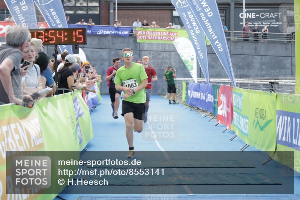 10.08.2025 - GEWOBA Citytriathlon Bremen H.Heesch http://msf.ph/oto/8553141 10.08.2025 13:54:18 Ziel 634, 1003, 1012 meine-sportfotos.de