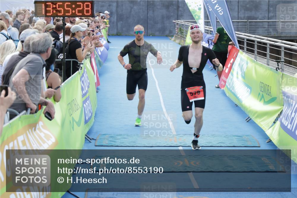 10.08.2025 - GEWOBA Citytriathlon Bremen H.Heesch http://msf.ph/oto/8553190 10.08.2025 13:55:31 Ziel 579, 694 meine-sportfotos.de