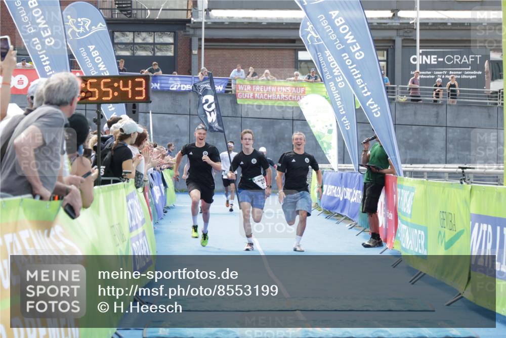 10.08.2025 - GEWOBA Citytriathlon Bremen H.Heesch http://msf.ph/oto/8553199 10.08.2025 13:55:46 Ziel 1022 meine-sportfotos.de