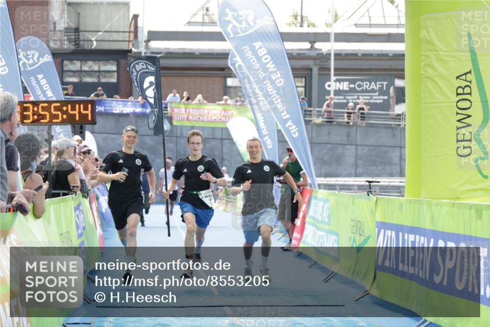 10.08.2025 - GEWOBA Citytriathlon Bremen H.Heesch http://msf.ph/oto/8553205 10.08.2025 13:55:47 Ziel 1022 meine-sportfotos.de