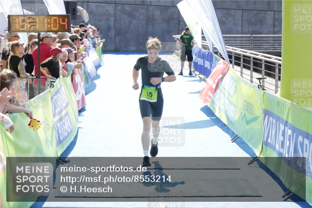 10.08.2025 - GEWOBA Citytriathlon Bremen H.Heesch http://msf.ph/oto/8553214 10.08.2025 15:11:08 Ziel 15 meine-sportfotos.de