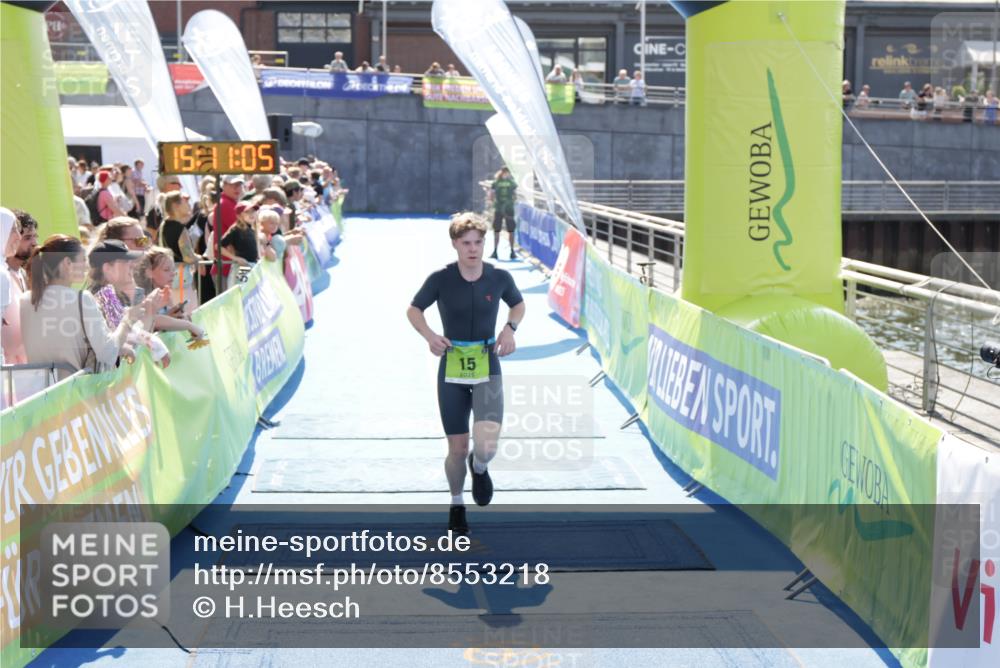 10.08.2025 - GEWOBA Citytriathlon Bremen H.Heesch http://msf.ph/oto/8553218 10.08.2025 15:11:09 Ziel 15 meine-sportfotos.de