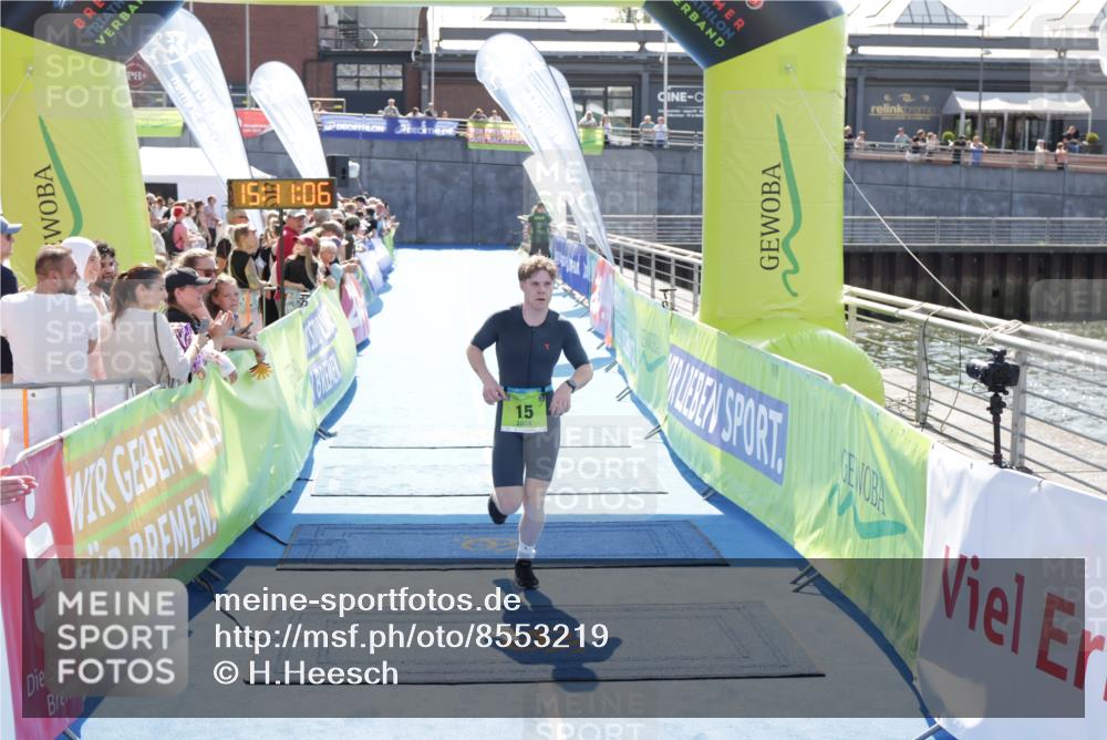 10.08.2025 - GEWOBA Citytriathlon Bremen H.Heesch http://msf.ph/oto/8553219 10.08.2025 15:11:10 Ziel 15 meine-sportfotos.de