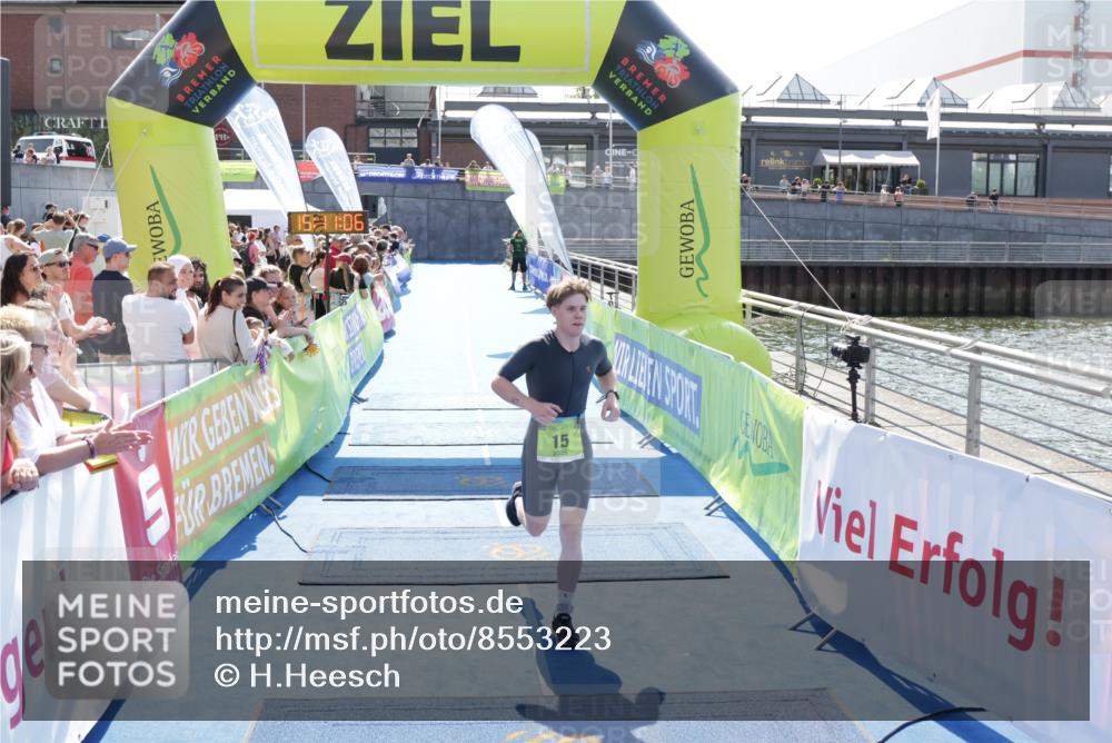10.08.2025 - GEWOBA Citytriathlon Bremen H.Heesch http://msf.ph/oto/8553223 10.08.2025 15:11:10 Ziel 15 meine-sportfotos.de