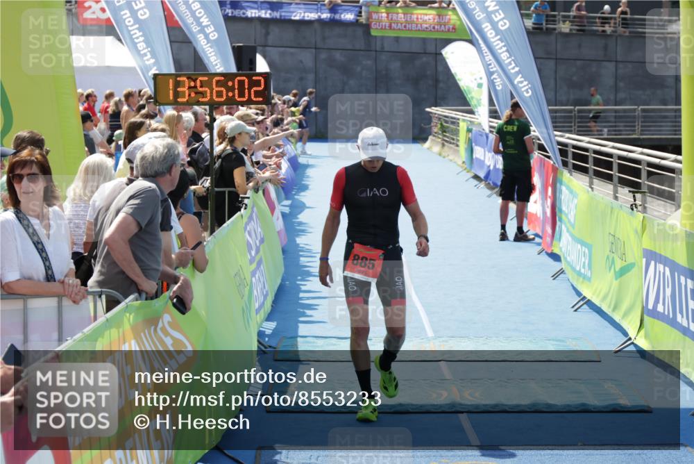 10.08.2025 - GEWOBA Citytriathlon Bremen H.Heesch http://msf.ph/oto/8553233 10.08.2025 13:56:06 Ziel 669, 885 meine-sportfotos.de