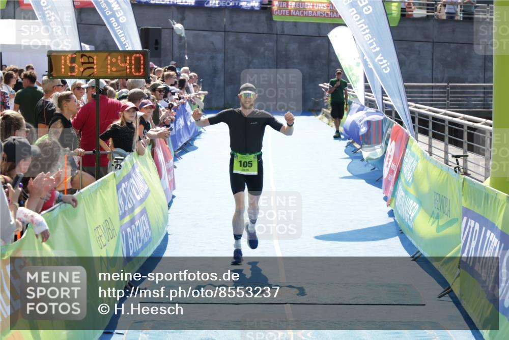 10.08.2025 - GEWOBA Citytriathlon Bremen H.Heesch http://msf.ph/oto/8553237 10.08.2025 15:11:44 Ziel 105 meine-sportfotos.de