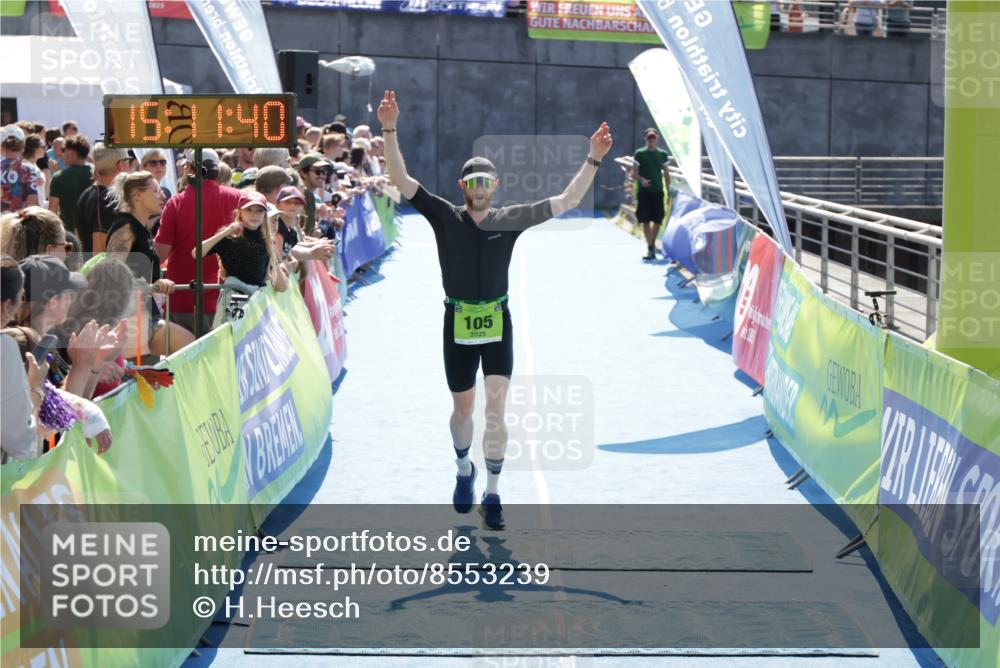 10.08.2025 - GEWOBA Citytriathlon Bremen H.Heesch http://msf.ph/oto/8553239 10.08.2025 15:11:44 Ziel 105 meine-sportfotos.de