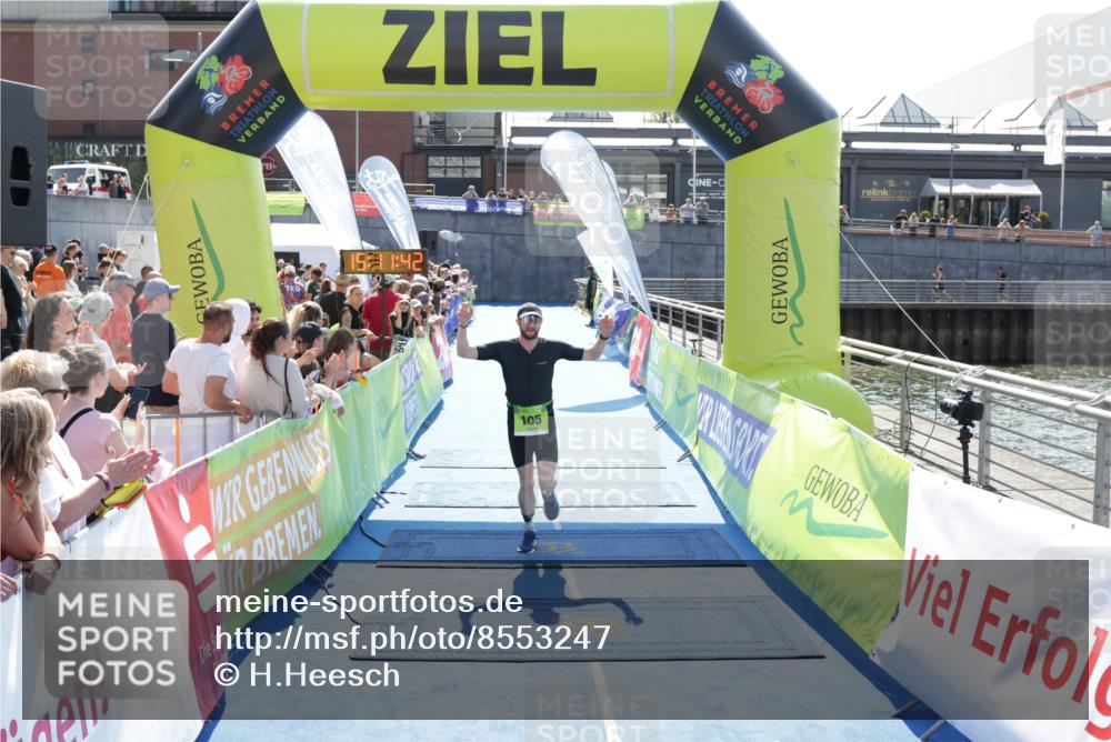10.08.2025 - GEWOBA Citytriathlon Bremen H.Heesch http://msf.ph/oto/8553247 10.08.2025 15:11:46 Ziel 105 meine-sportfotos.de
