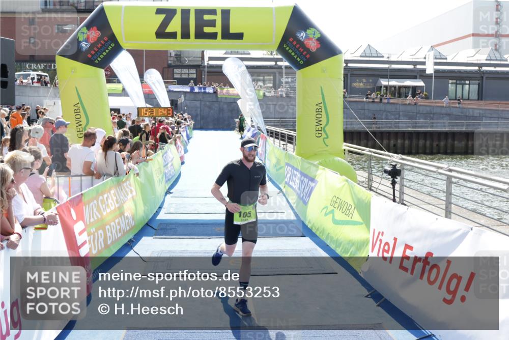 10.08.2025 - GEWOBA Citytriathlon Bremen H.Heesch http://msf.ph/oto/8553253 10.08.2025 15:11:47 Ziel 105 meine-sportfotos.de