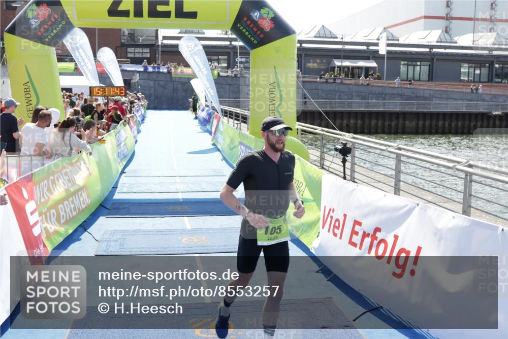 10.08.2025 - GEWOBA Citytriathlon Bremen H.Heesch http://msf.ph/oto/8553257 10.08.2025 15:11:47 Ziel 105 meine-sportfotos.de