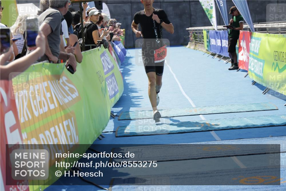 10.08.2025 - GEWOBA Citytriathlon Bremen H.Heesch http://msf.ph/oto/8553275 10.08.2025 13:56:52 Ziel 890 meine-sportfotos.de