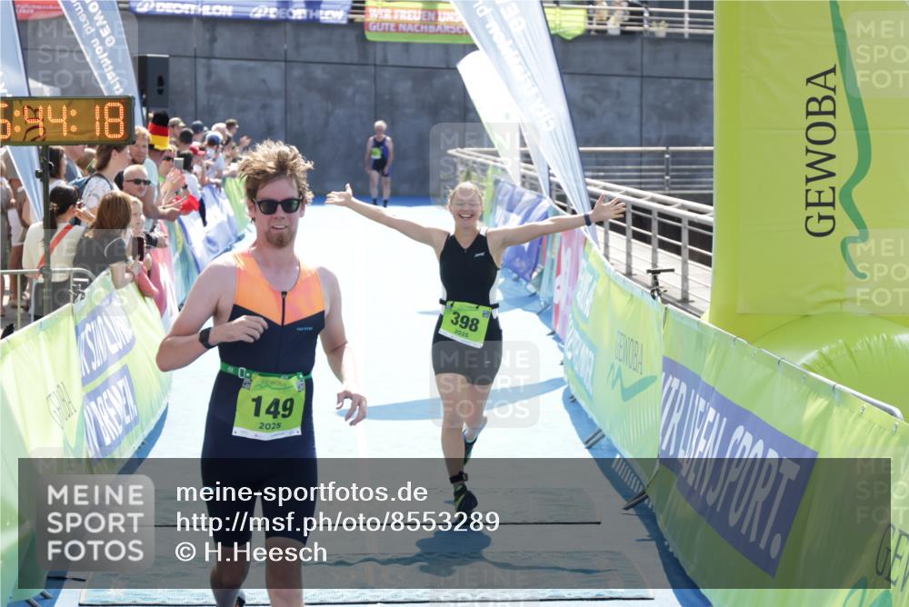 10.08.2025 - GEWOBA Citytriathlon Bremen H.Heesch http://msf.ph/oto/8553289 10.08.2025 15:44:22 Ziel 149, 398, 519 meine-sportfotos.de