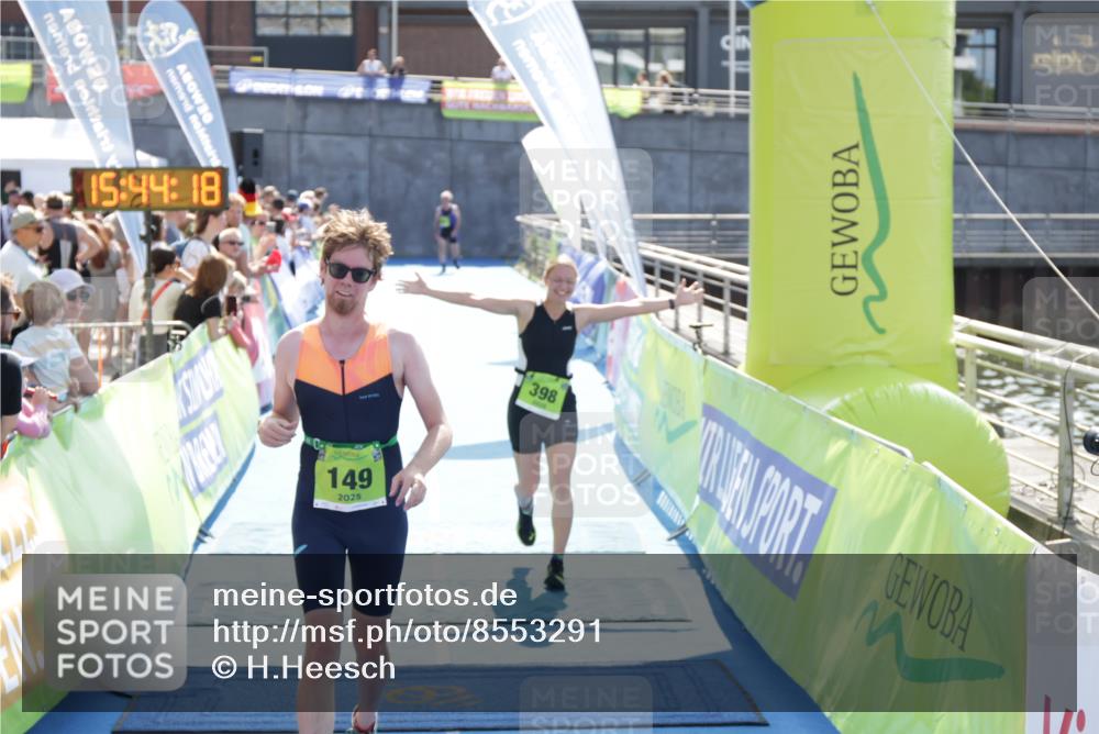10.08.2025 - GEWOBA Citytriathlon Bremen H.Heesch http://msf.ph/oto/8553291 10.08.2025 15:44:22 Ziel 149, 398, 519 meine-sportfotos.de