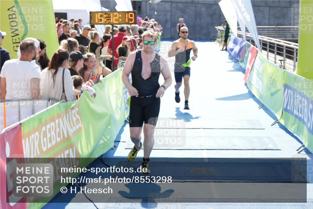 10.08.2025 - GEWOBA Citytriathlon Bremen H.Heesch http://msf.ph/oto/8553298 10.08.2025 15:12:23 Ziel 97, 243 meine-sportfotos.de